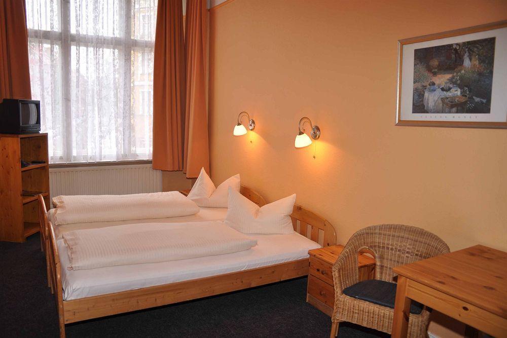 Hotel Am Hermannplatz Берлин Екстериор снимка