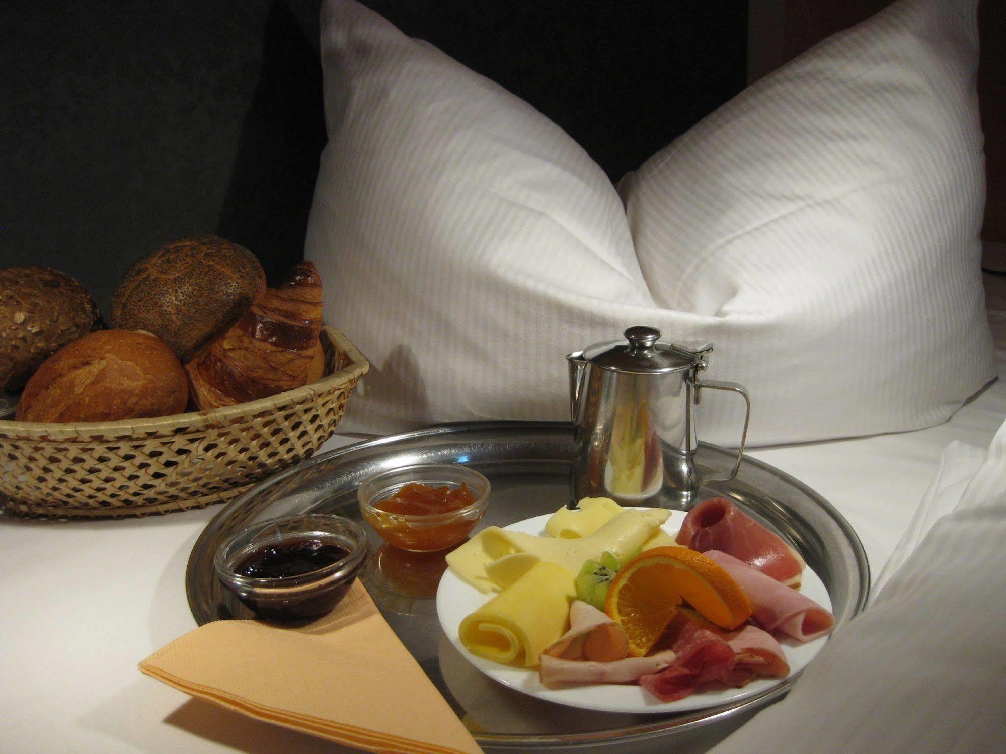 Hotel Am Hermannplatz Берлин Екстериор снимка