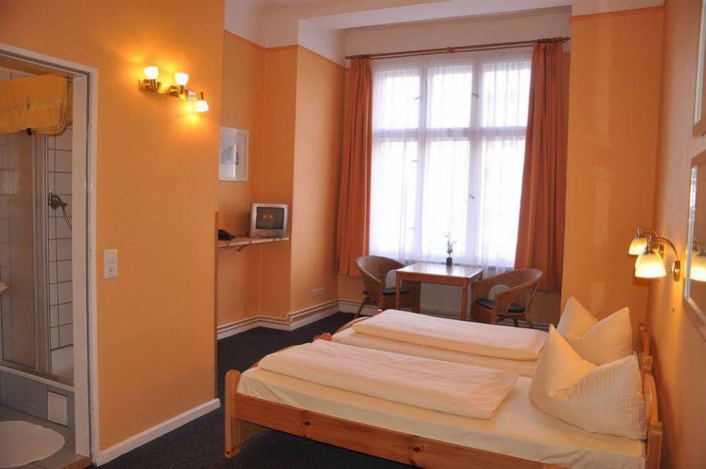 Hotel Am Hermannplatz Берлин Екстериор снимка