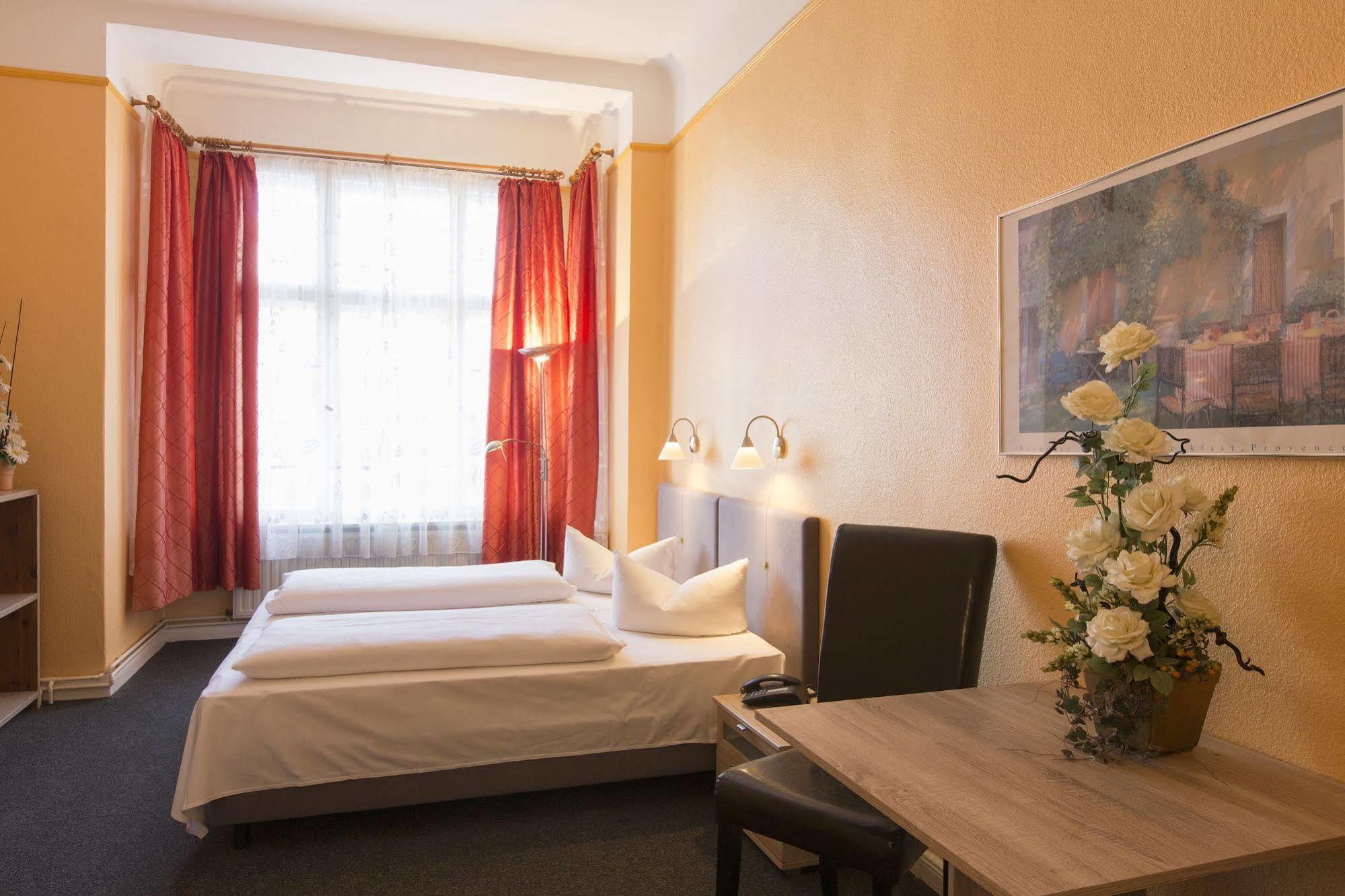 Hotel Am Hermannplatz Берлин Екстериор снимка