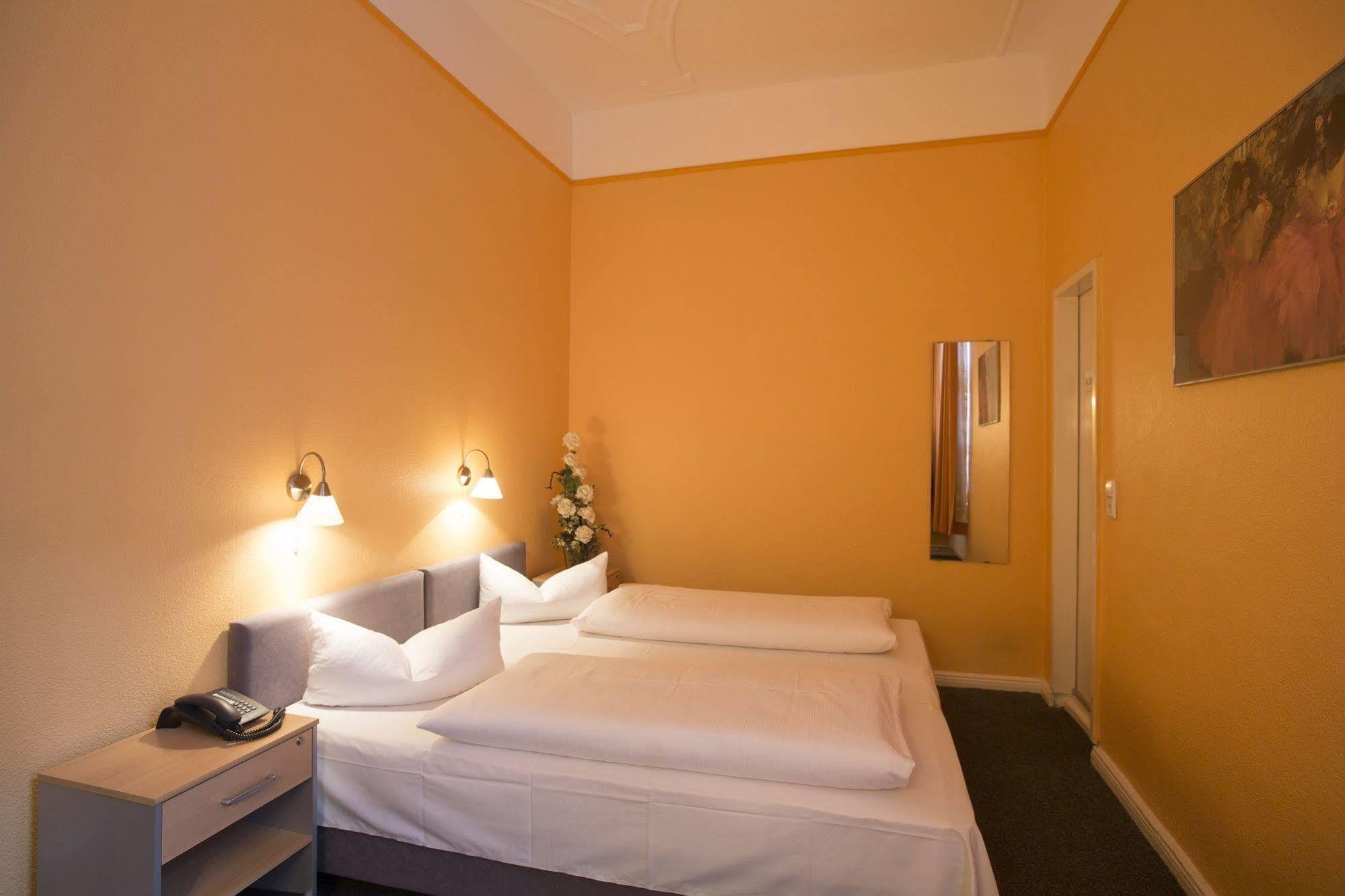 Hotel Am Hermannplatz Берлин Екстериор снимка