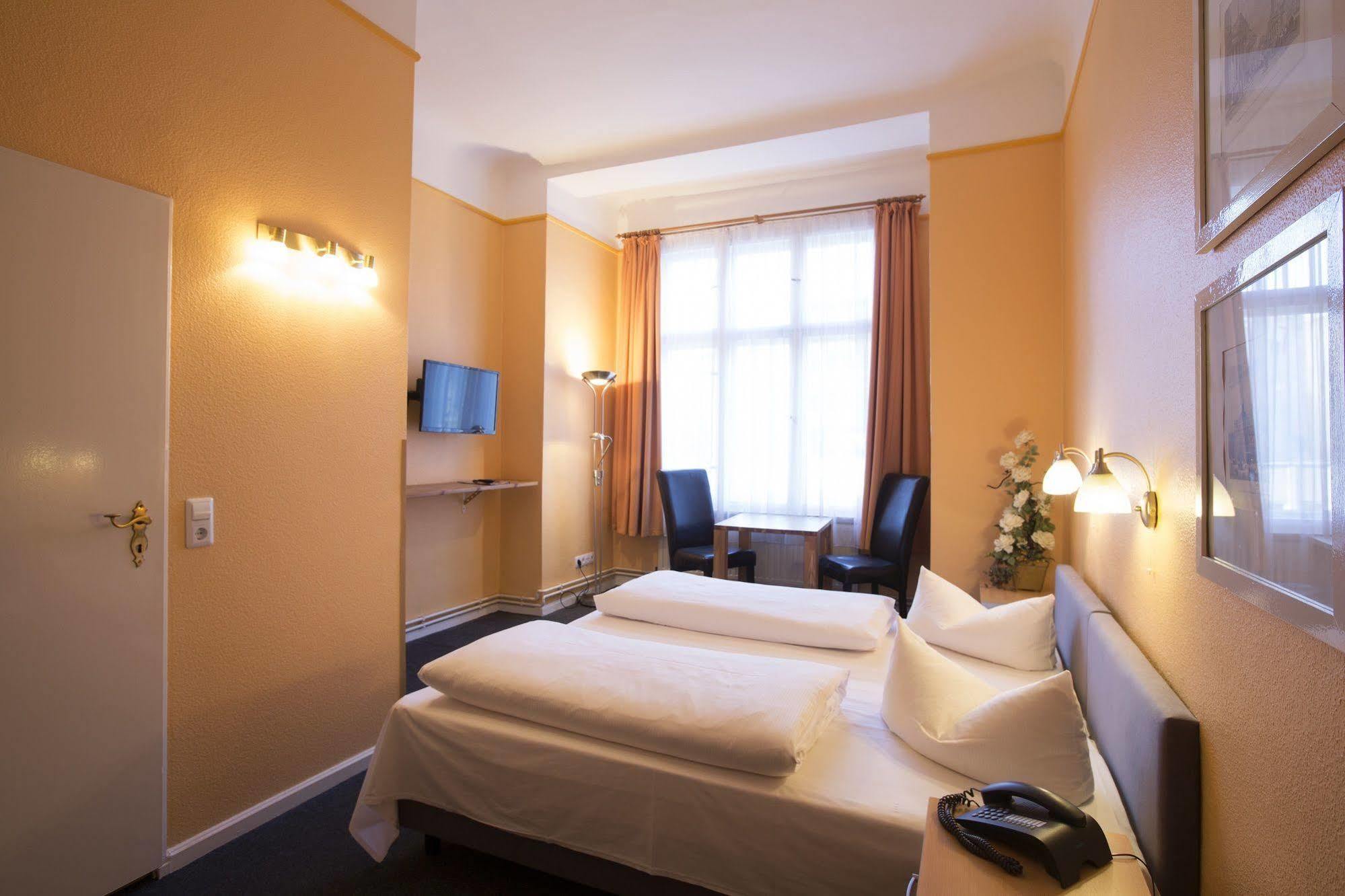 Hotel Am Hermannplatz Берлин Екстериор снимка