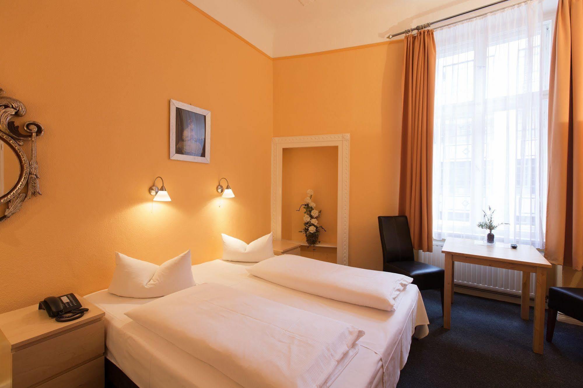 Hotel Am Hermannplatz Берлин Екстериор снимка