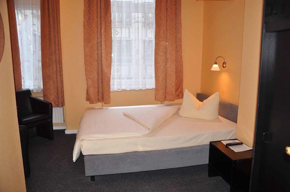 Hotel Am Hermannplatz Берлин Екстериор снимка