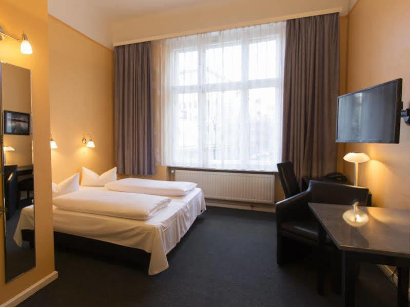 Hotel Am Hermannplatz Берлин Екстериор снимка